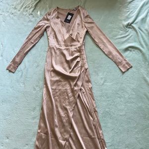 🦋 Long Satin Dress W/High Slit 🦋